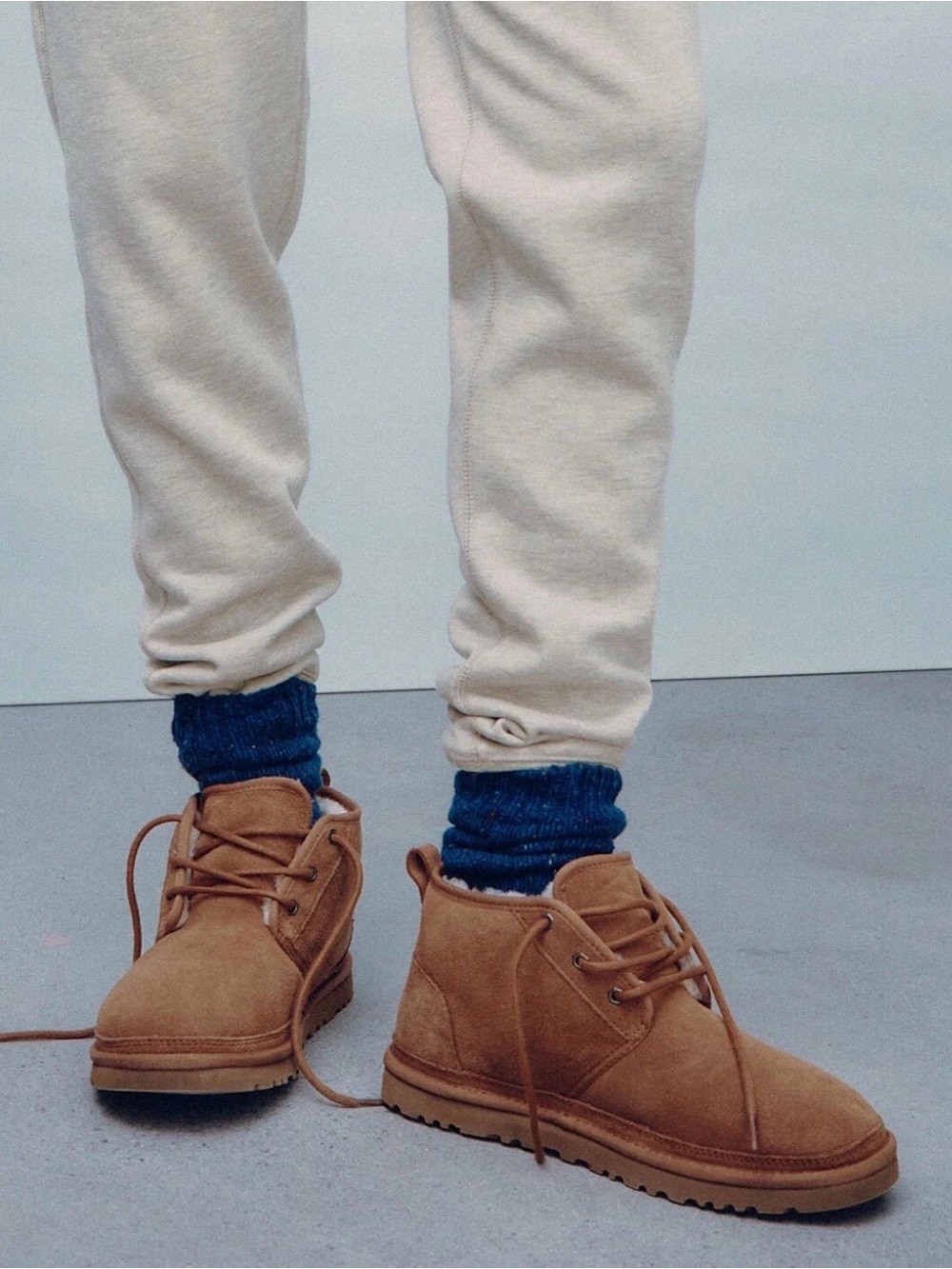 UGG Neumel Chukka Boots Men, Sherpa Lined, Lace Up Chestnut Size 9